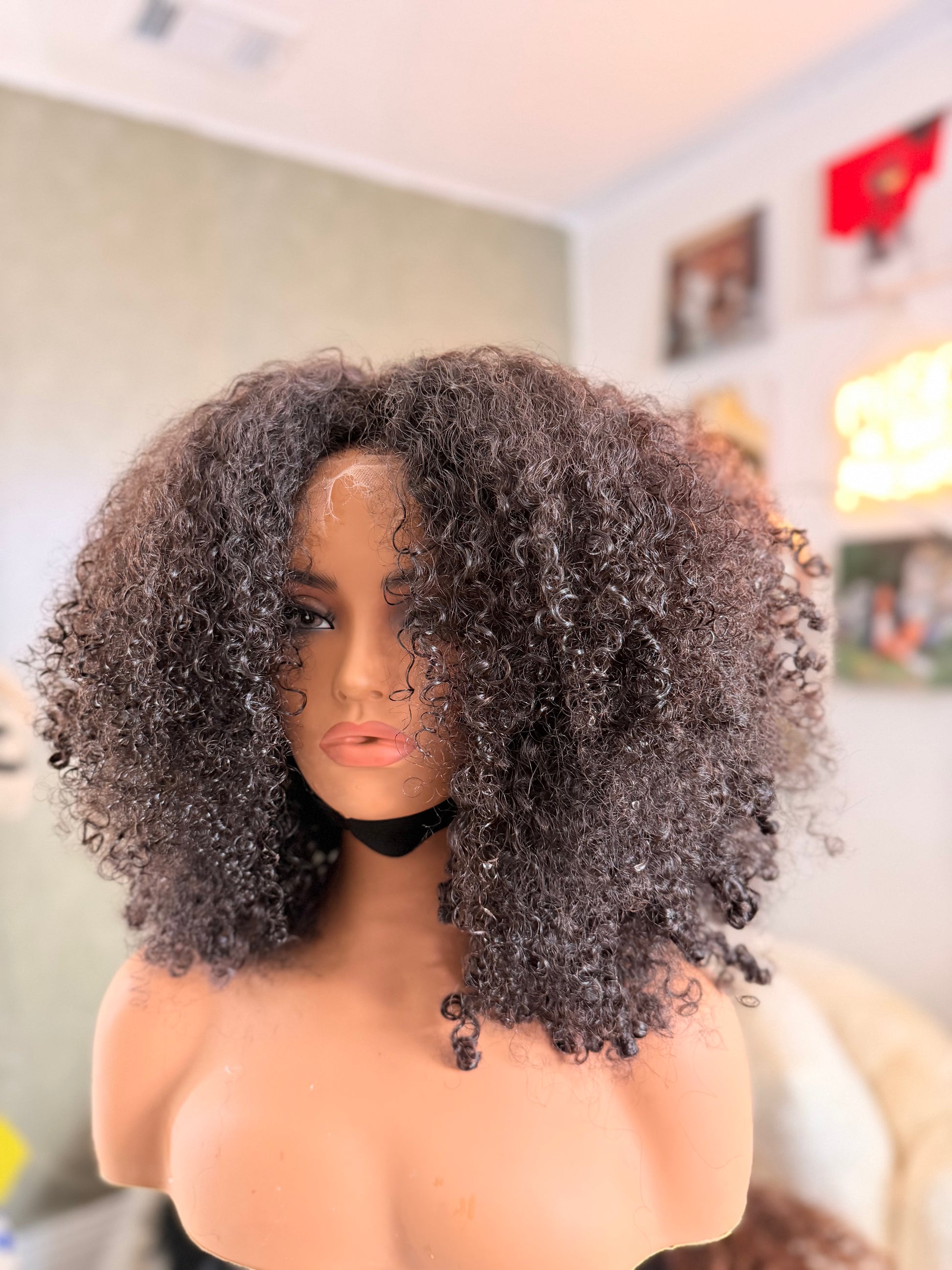 KINKY CURLY - 5X5 HD LACE WIG - 16 INCH - NEVER USED