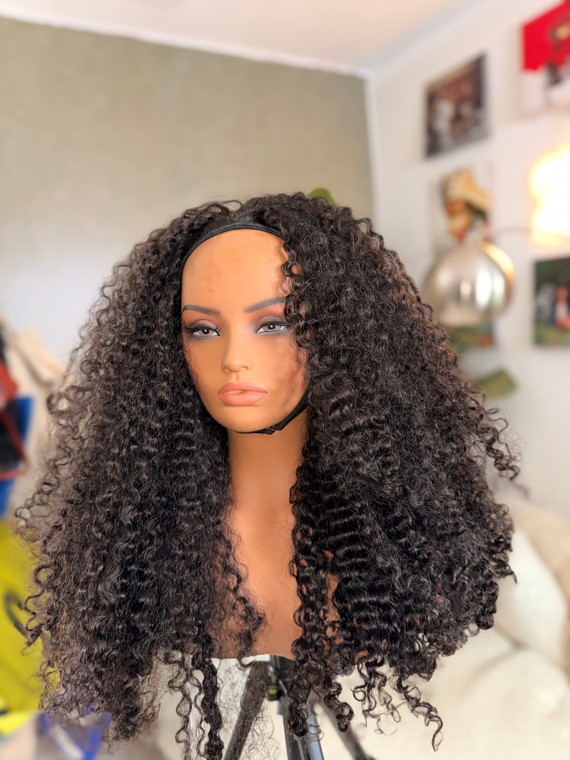 26 INCH - NATURAL CURL - DENSITY 300 - BRAND NEW