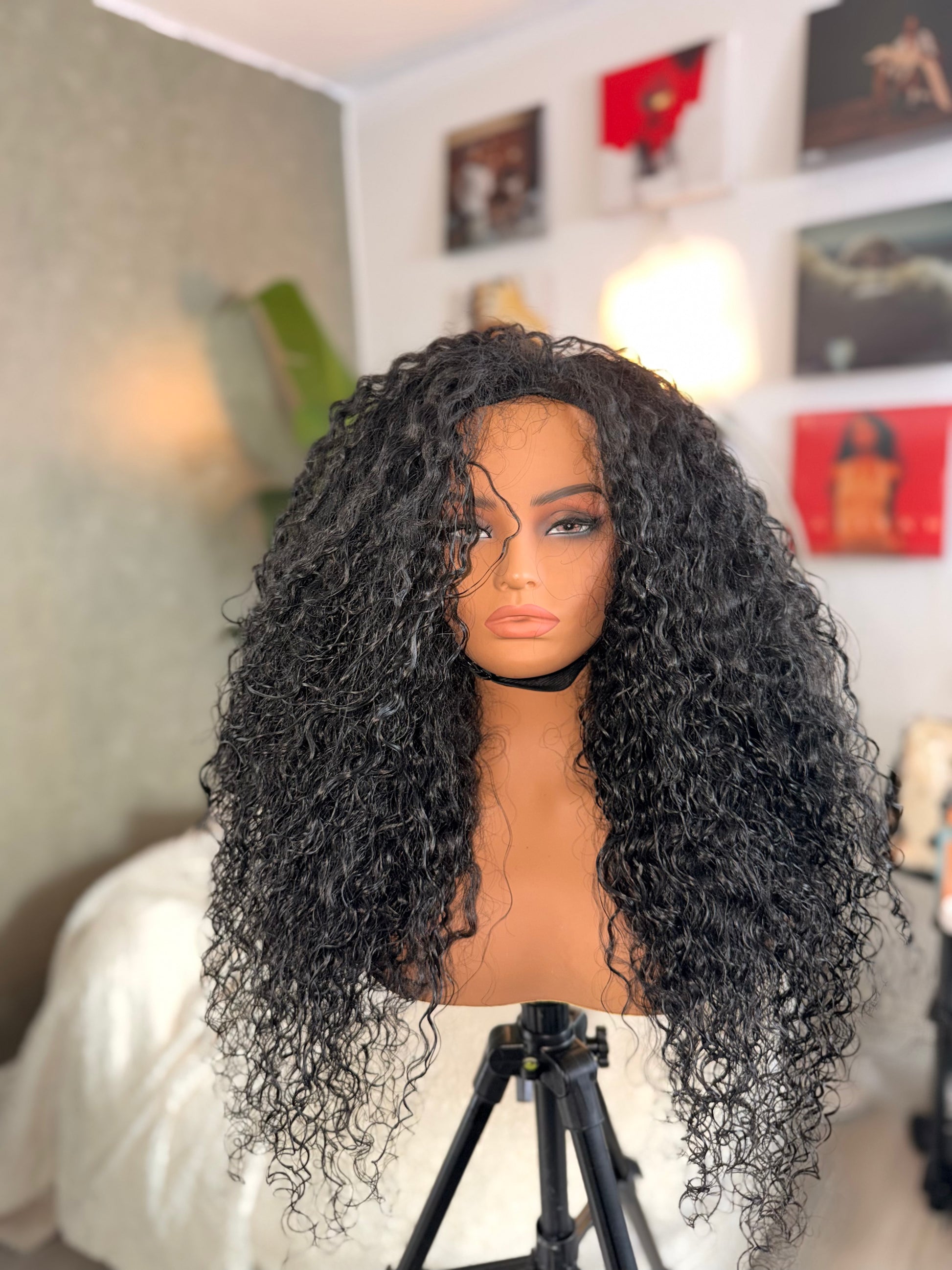 BOHEMAIN CURLY - 28 INCH - HALF WIG - USED